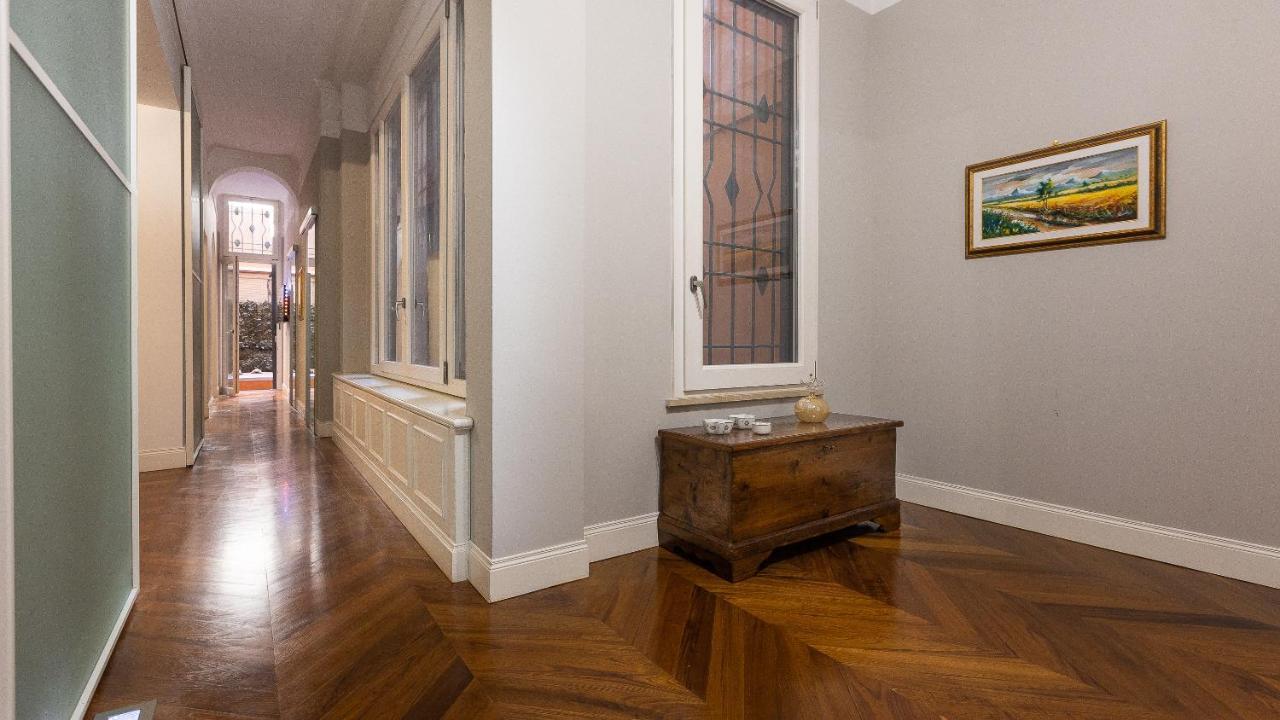Gregoriana Luxury Rental In Рим Екстериор снимка